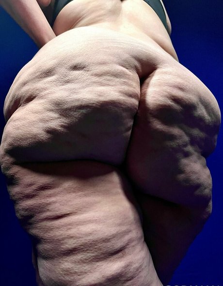 レディーボーイ アジアン OnlyFans 美しいヌード 画像