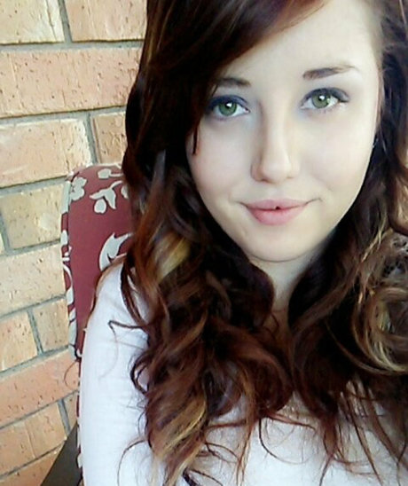 巨乳で曲線美のOnlyFans ホットxxx 画像