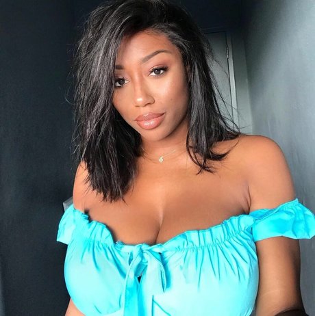 脱衣OnlyFans エロチック 写真