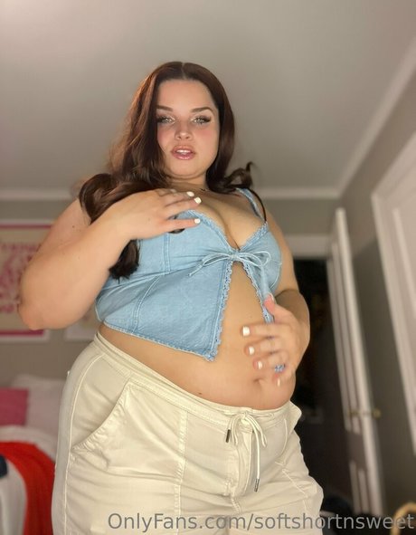 巨乳の熟女オンリーファンズ エロチック 写真