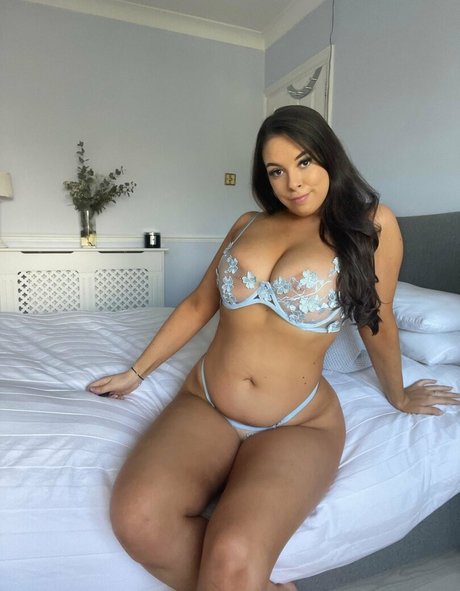 ティーンランジェリーOnlyFans アートヌード 写真