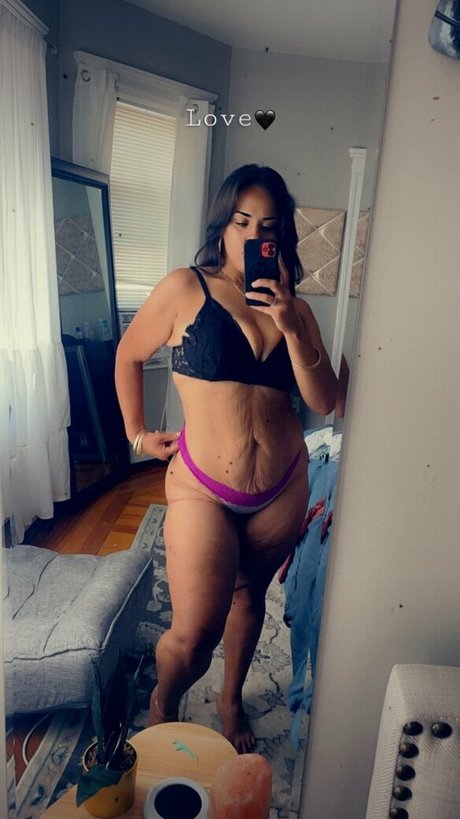 ヌード教師オンリーファンズ ホット裸 写真