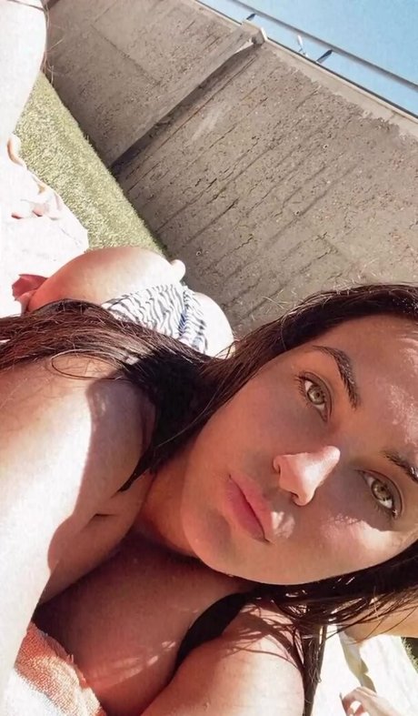 足ヌードオンリーファンズ ホットセクシー 写真