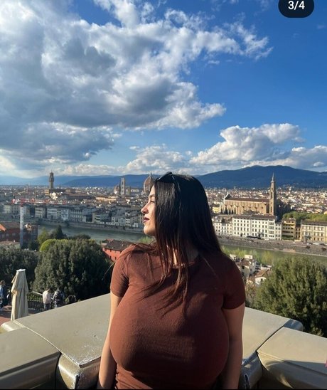 巨乳ブルネットオンリーファンズ ホットポルノ 画像