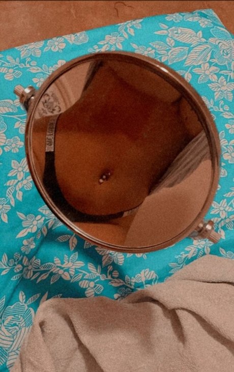 ぽっちゃり 主観視点 OnlyFans セクシーヌード 写真