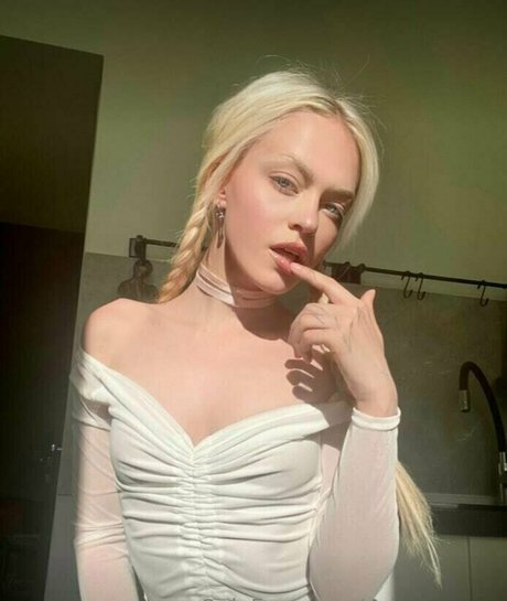 ヌード 屋外 OnlyFans ポルノ 画像