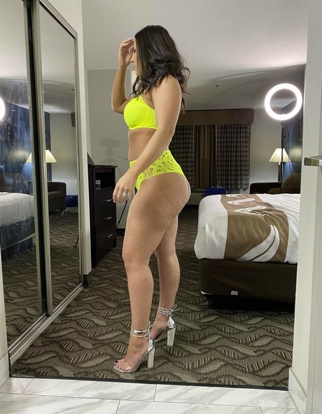 hotwife brookeblaze ヌード女優 写真