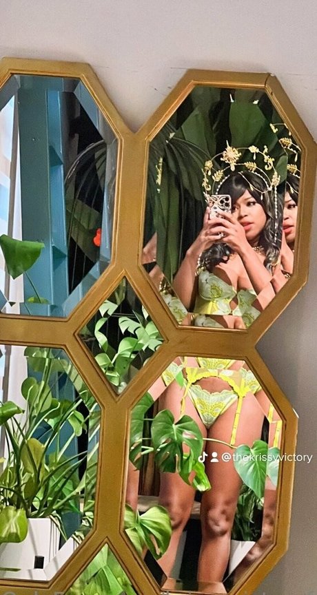 krissyvictoryfree ヌードスター 写真