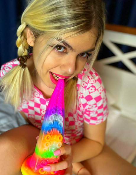 黒人ママオンリーファンズ セクシー 写真