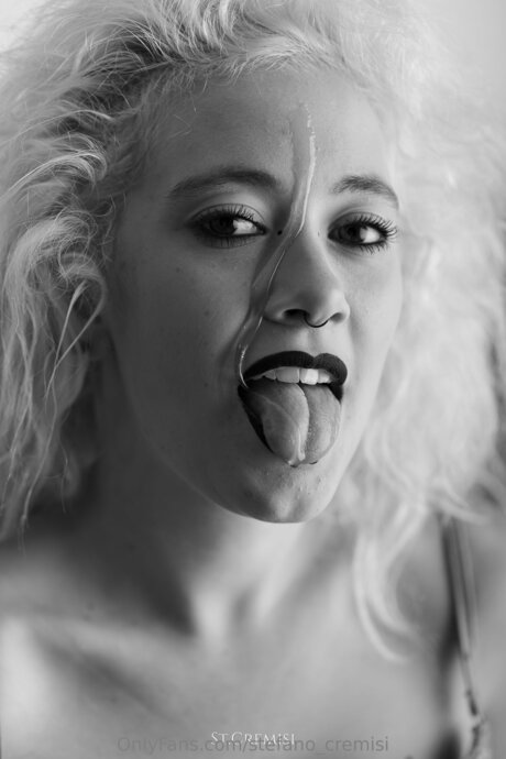 クーガーオンリーファンズ 無料エロ 写真