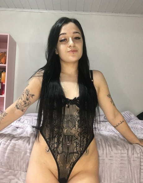 ヌード教師オンリーファンズ 無料エロ 画像