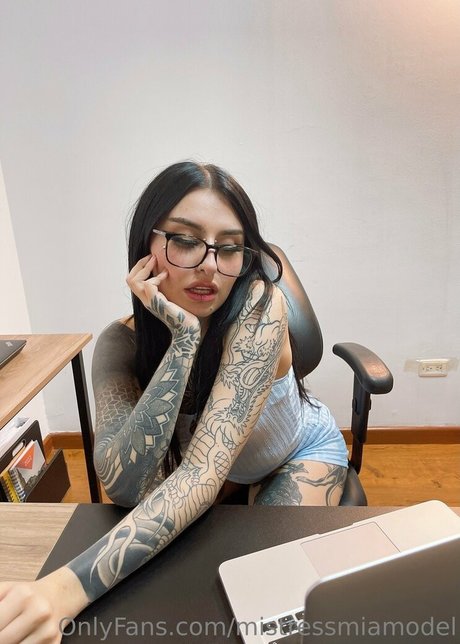 BBWシーメールオンリーファンズ 無料 画像