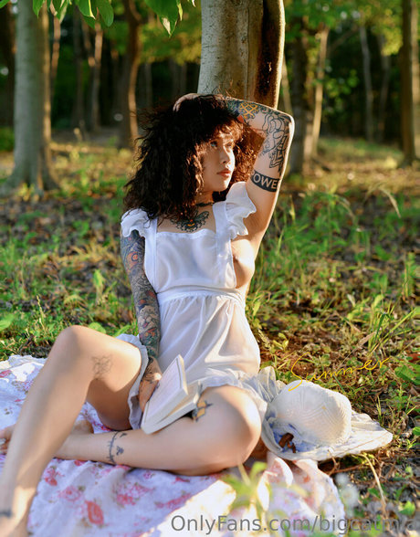 bigcatmia アダルトスター 写真