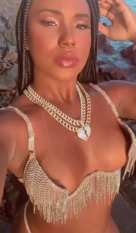 Adriele Souza ホットなスター 画像