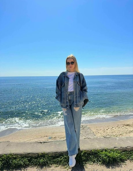 lustful modest ヌード女優 写真