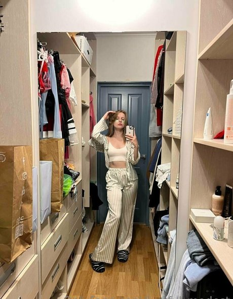 lustful modest スター ヌード ギャラリー