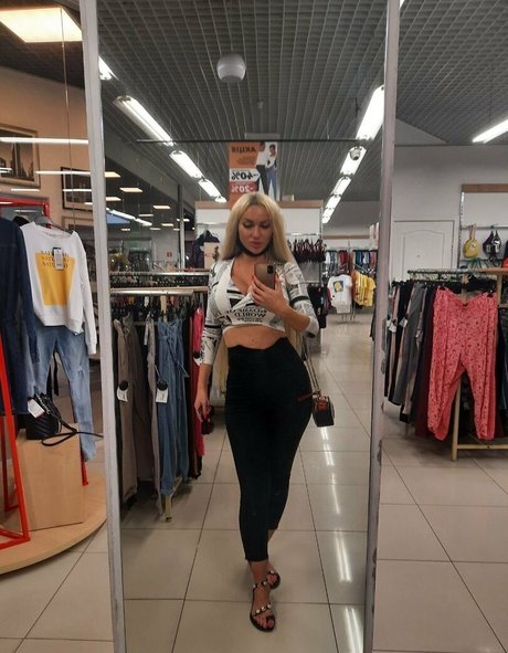 hottanuysha トップモデル 写真