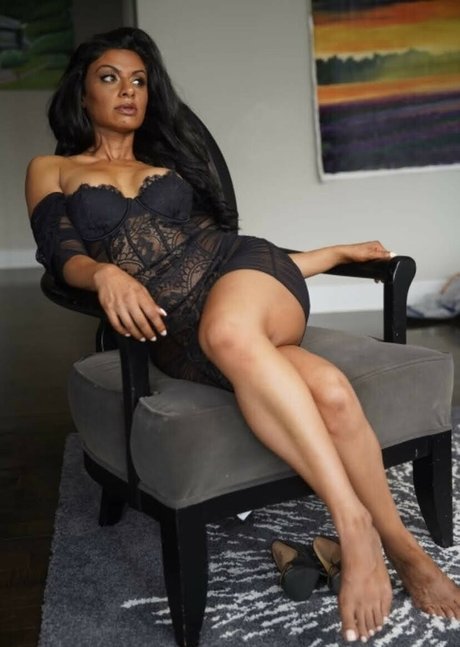 Skinnyroti xxx女優 写真