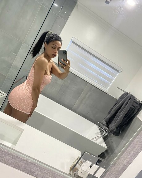 Skinnyroti セクシーモデル 画像