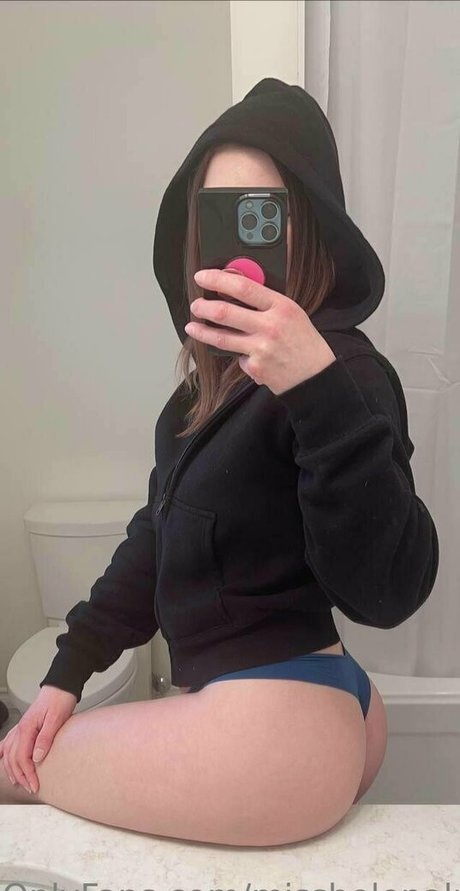 曲線美の女の子オンリーファンズ パーフェクト 画像