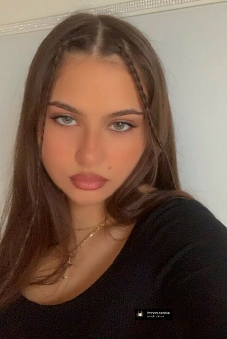 Sah Santtos_ アダルト女優 画像