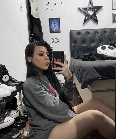 Sah Santtos_ スター ヌード ギャラリー