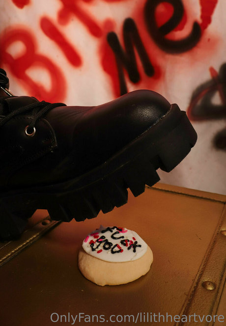 lilithheartvore ヌード女優 ギャラリー