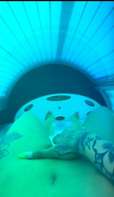 missmeenaofficial セックスモデル 写真