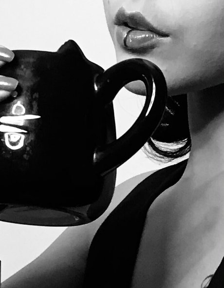 アジア人のティーンの足 オンリーファンズ ホット 写真