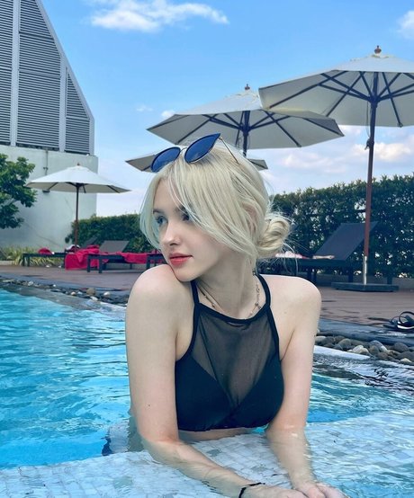 Elina Karimova ヌードモデル ギャラリー