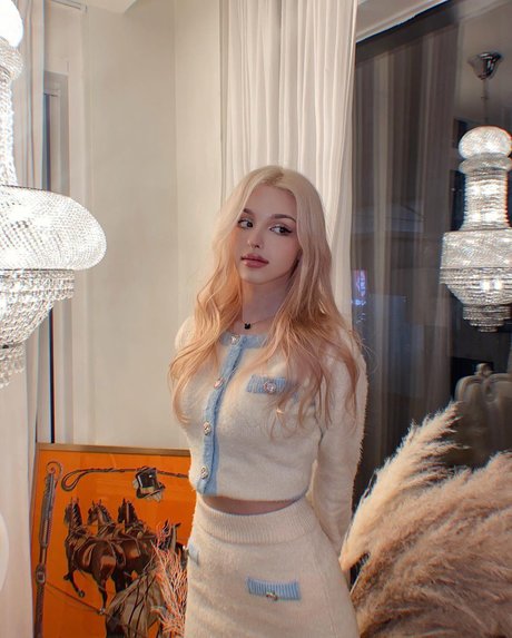 Elina Karimova HDスター 写真