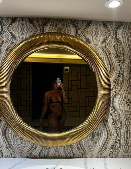 熟女のおまんこオンリーファンズ アートポルノ 画像