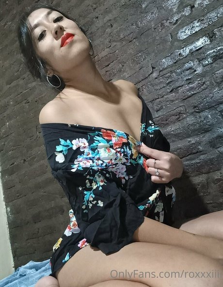 roxxxiiii 裸モデル 画像