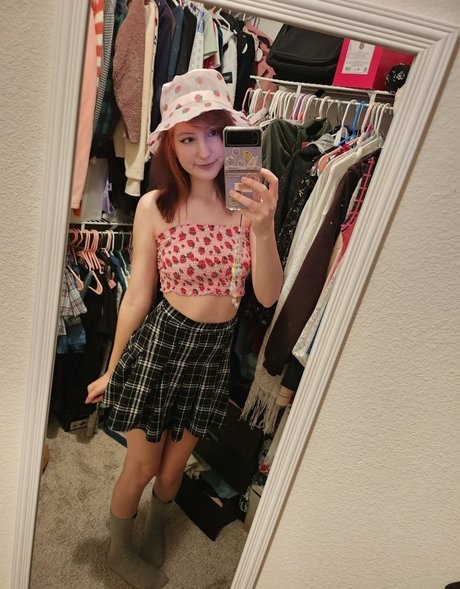 肉厚マンコオンリーファンズ アートヌード 画像