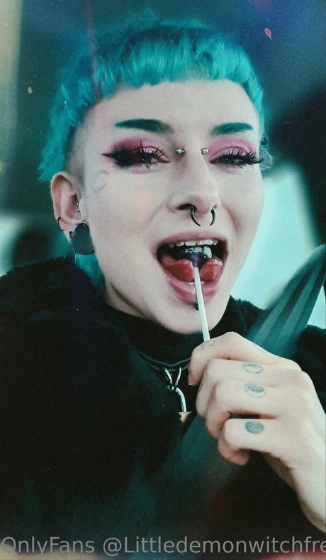 littledemonwitchfree ポルノスター HD 画像