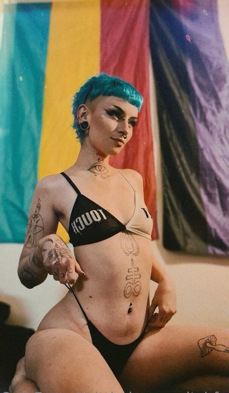 littledemonwitchfree モデル 画像