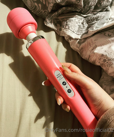 rosieofficial02 完璧なスター 写真