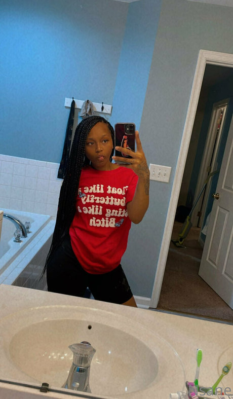 nsaneee 裸モデル ギャラリー