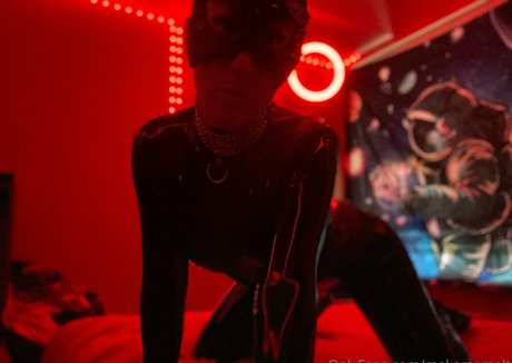 makememelt トップモデル 写真