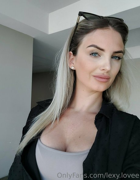 アジア人の精液OnlyFans セクシー裸 写真