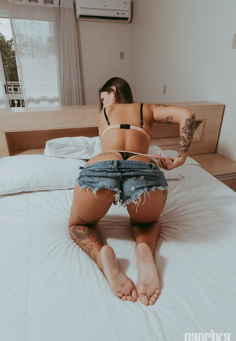 18歳のオンリーファンズ アダルト無料 画像