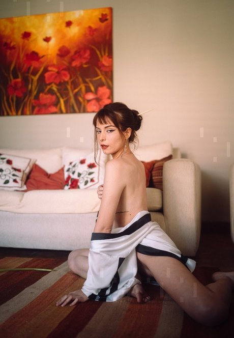 アジア人女性OnlyFans ホットxxx 写真