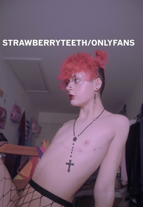 strawberryteeth セクシーモデル 写真
