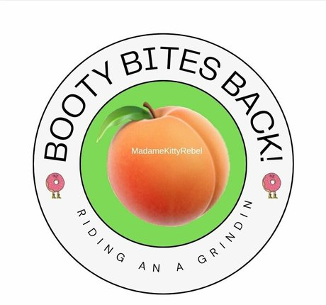 ブルネットの猫OnlyFans ホットセクシー 写真