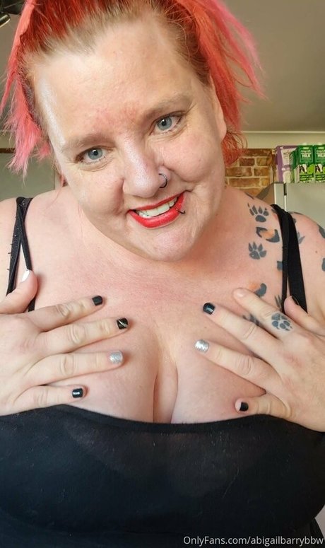 巨乳の熟女オンリーファンズ 無料アダルト 画像