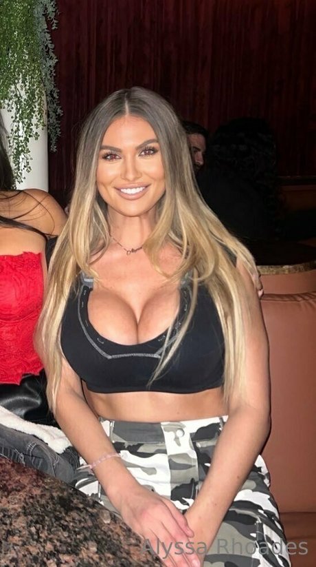 alyssa rhoades 限定スター 写真