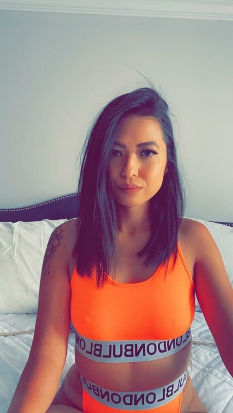 Randomsuburbanite Rose ポルノスター 可愛い 写真