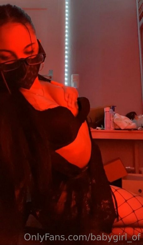 パフィーオンリーファンズ セクシーヌード 写真