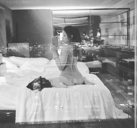 小柄なティーンオンリーファン 無料セクシー 画像