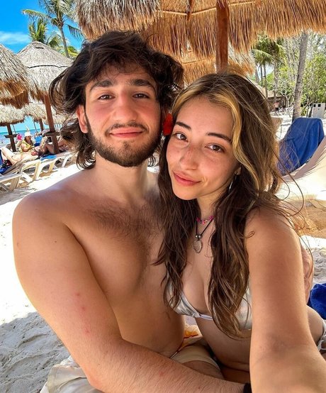 Tiana Renay セックスモデル 写真